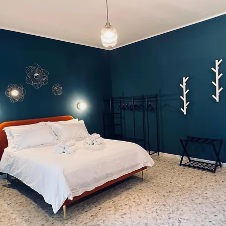 Dulcamara Boutique - Blue Velvet