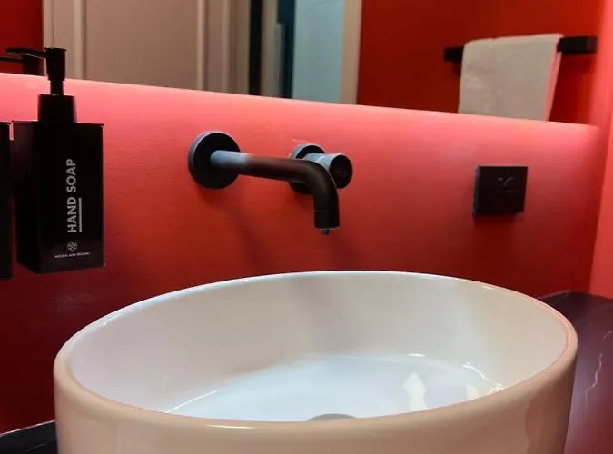 Dulcamara Boutique - Blue Velvet * Bari